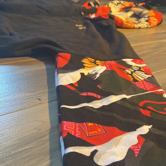 Under Armour, black and colourful zip up hoodie - Picture 5 of 6